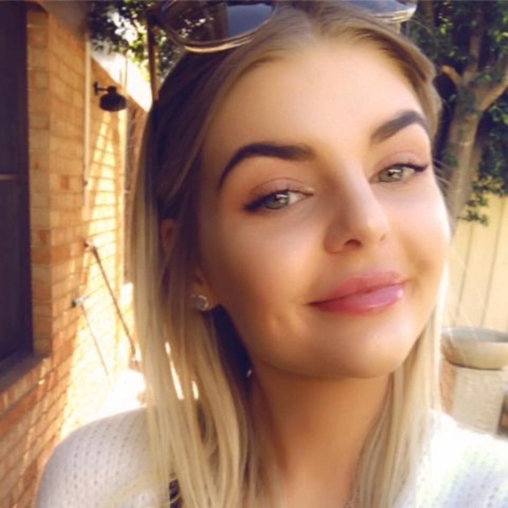 Meet your Posher, Chloe